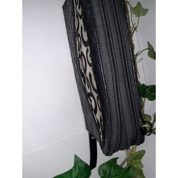 G By Guess Zip-Around Multi-Purpose Wallet - Picture 13 of 16